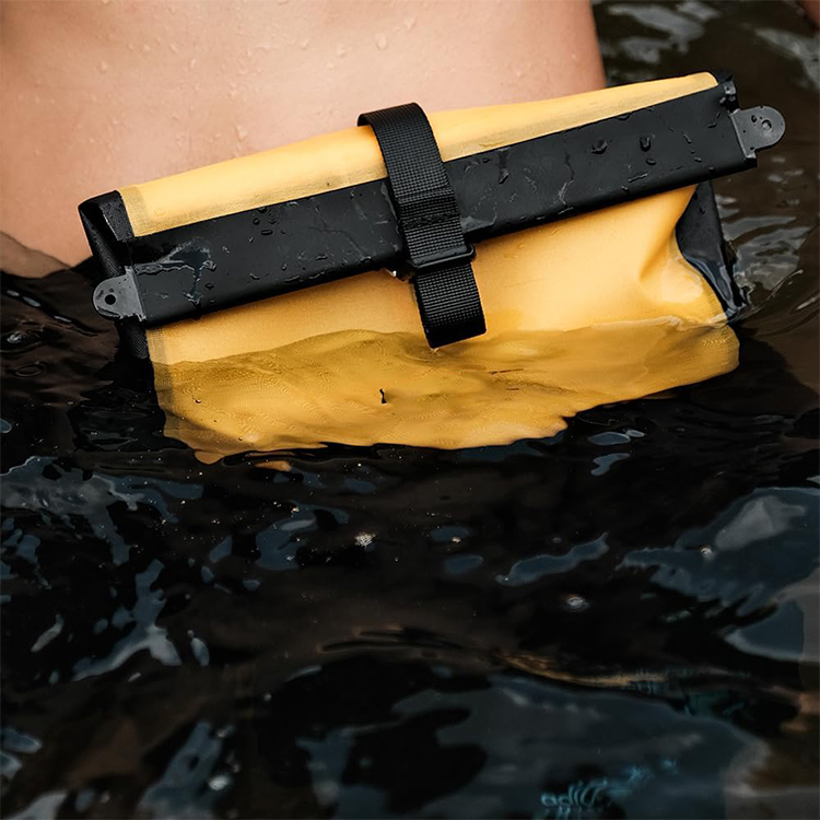 IPX68 Custom Dry Bag TPU Rolling Top Closed Hip Bag Man Waist Pack For Canoe Kayaking Rafting Surfing 